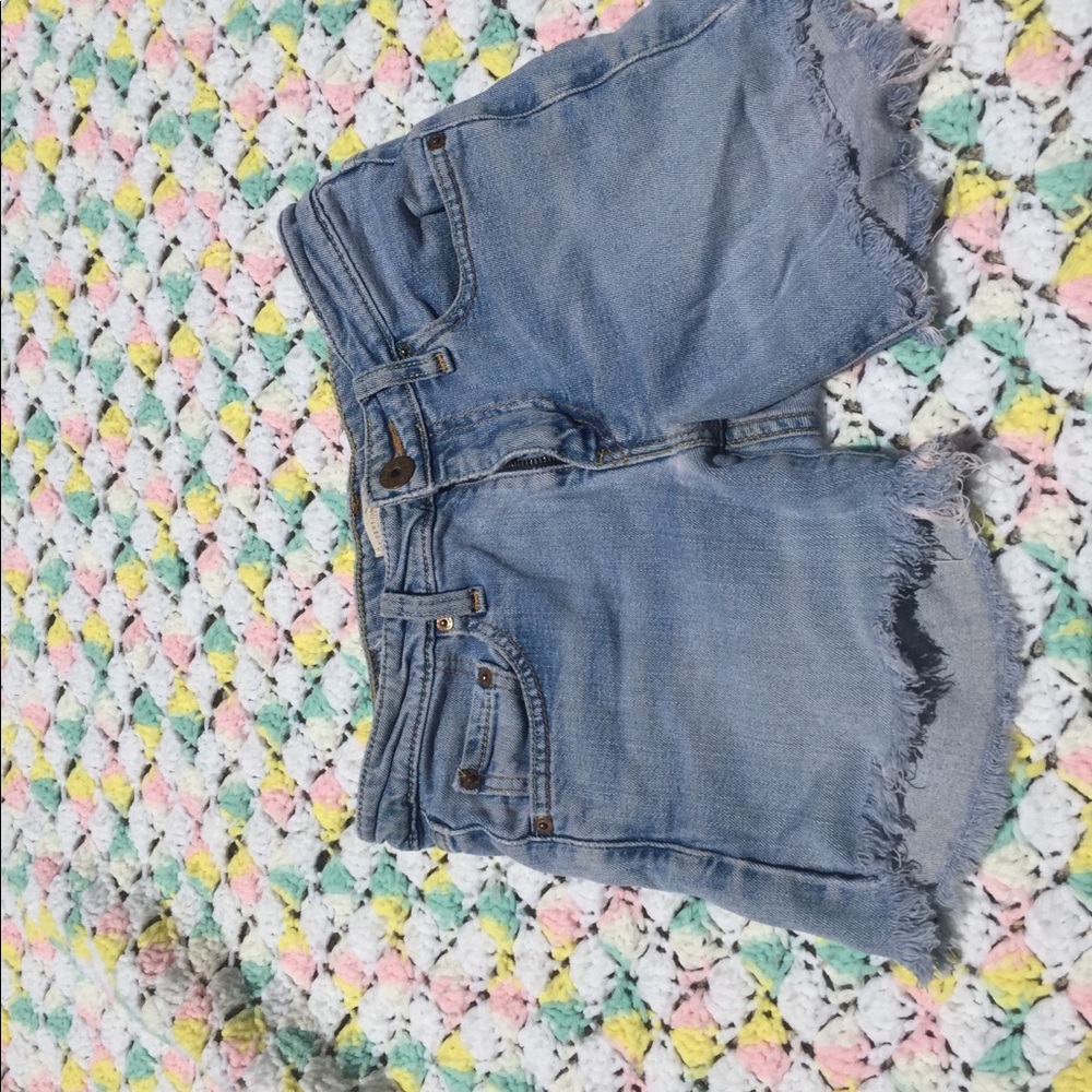 Levi cut off shorts